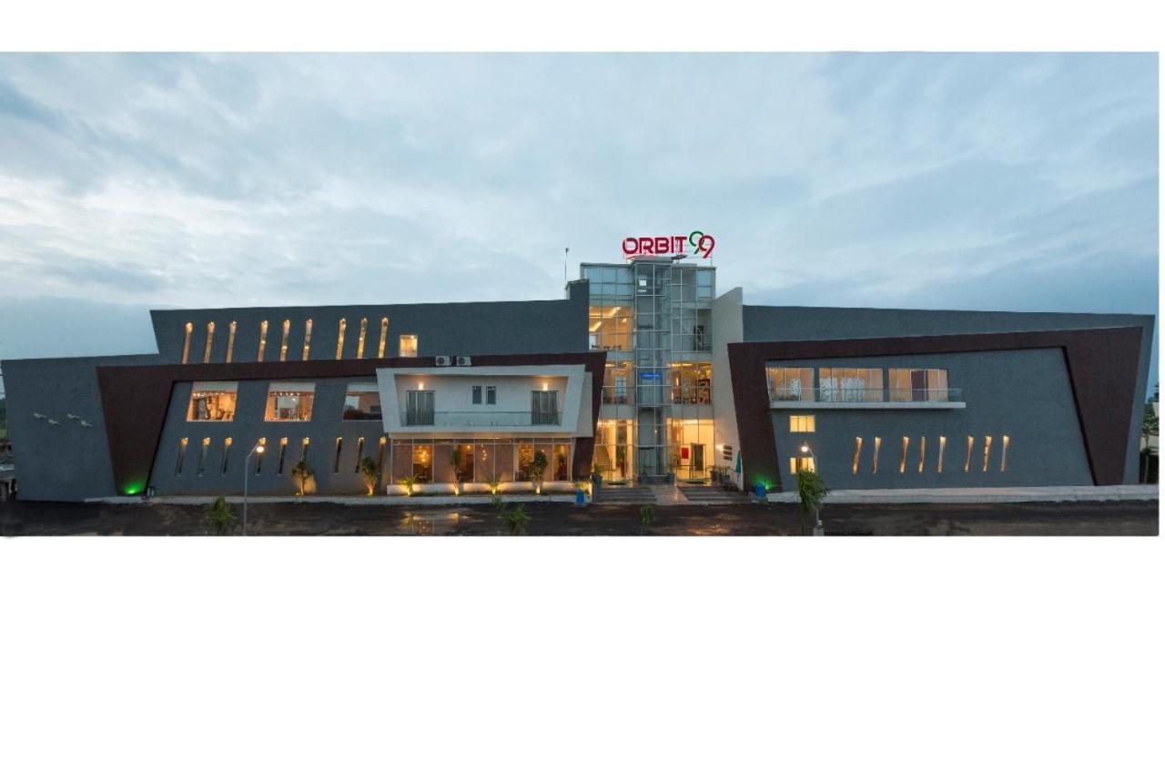 Orbit99 Club And Resort Rawal Ngoại thất bức ảnh