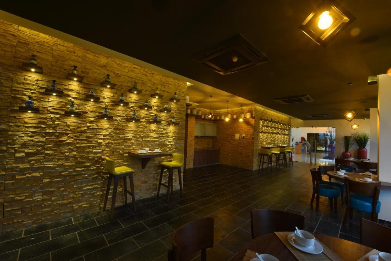 Orbit99 Club And Resort Rawal Ngoại thất bức ảnh