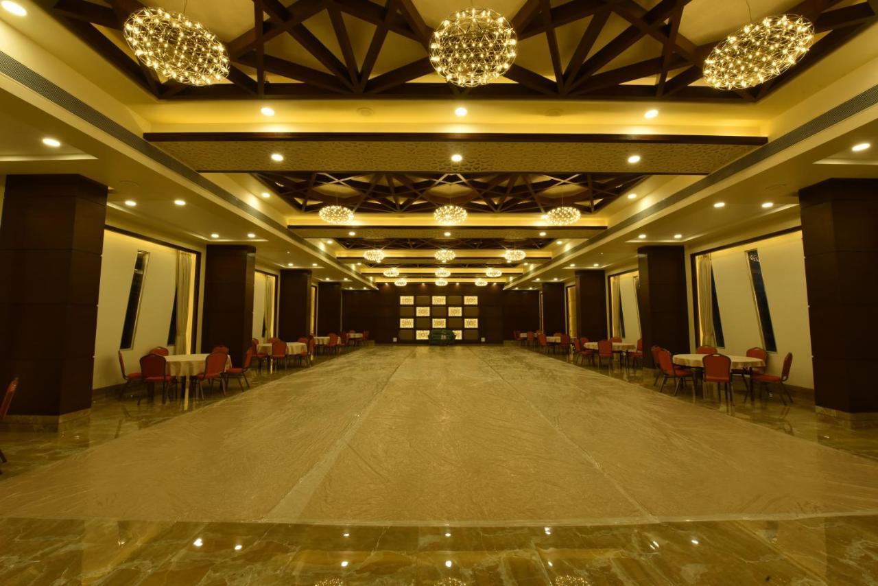 Orbit99 Club And Resort Rawal Ngoại thất bức ảnh