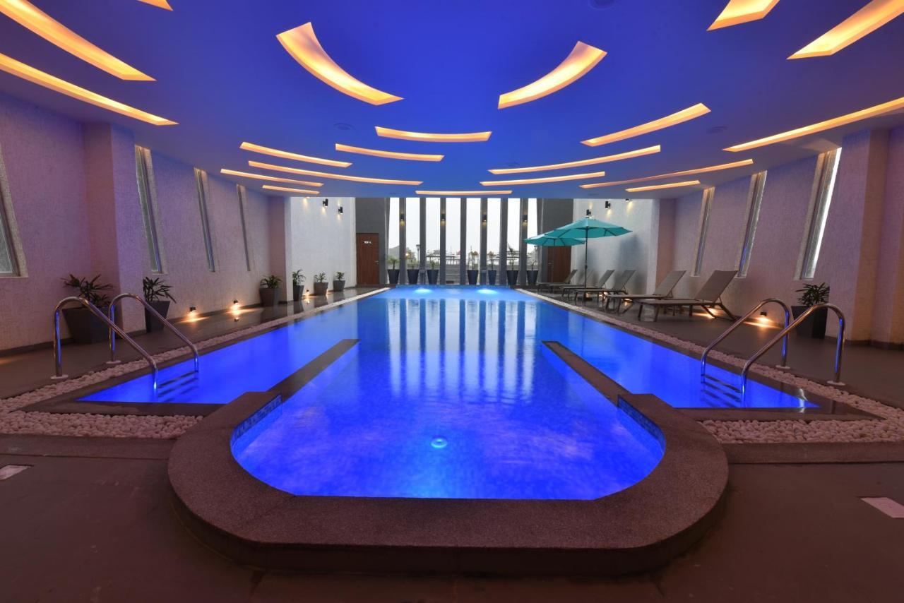 Orbit99 Club And Resort Rawal Ngoại thất bức ảnh
